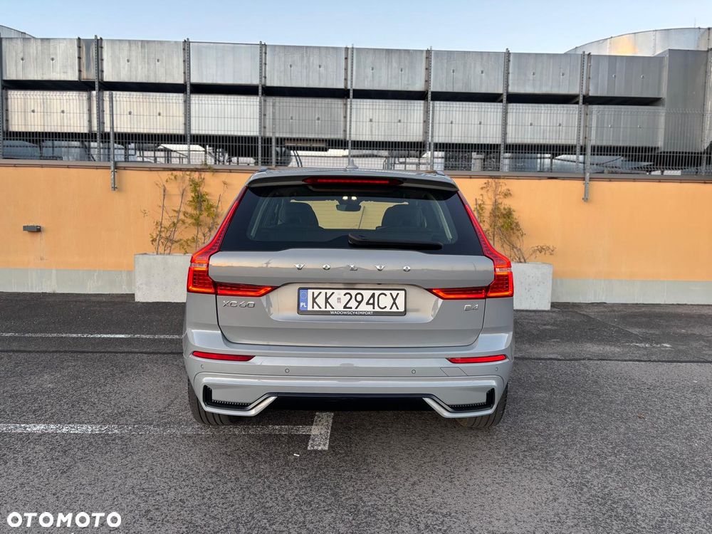 Volvo XC 60 B4 D Plus Dark - 14