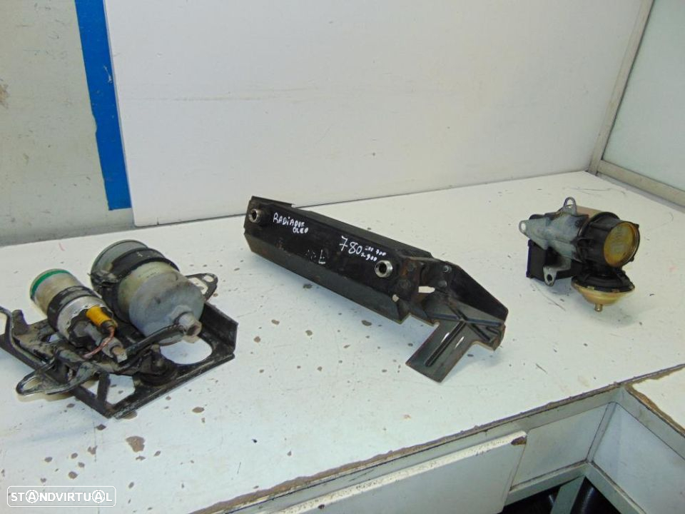 Volvo 780 Turbo coupê Bertone bomba de gasolina - 9