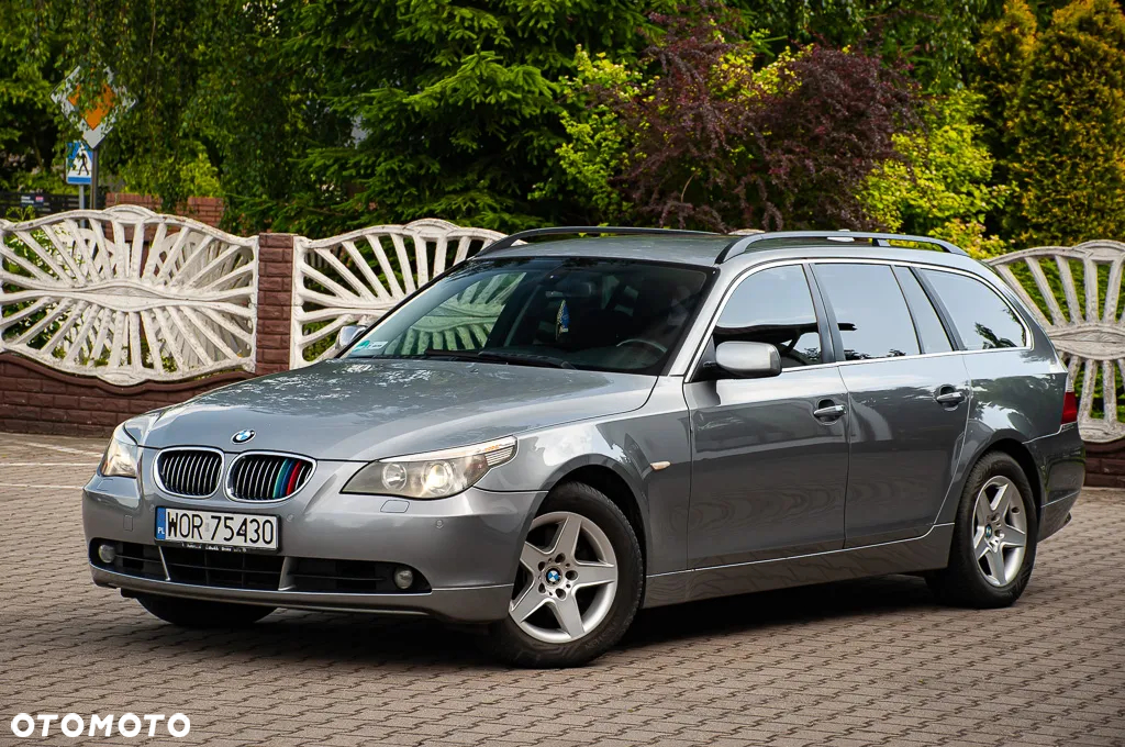 BMW Seria 5 525i Touring - 9