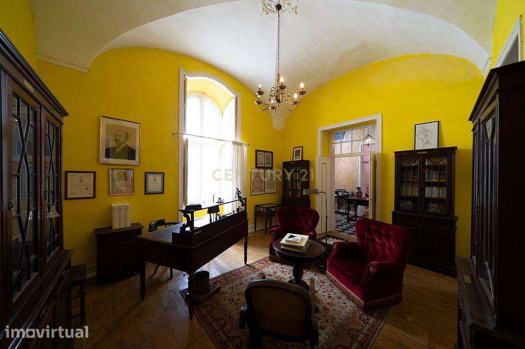 Casa Senhorial do Sec XIX no coração de Ferreira do Alentejo - Grande imagem: 5/44