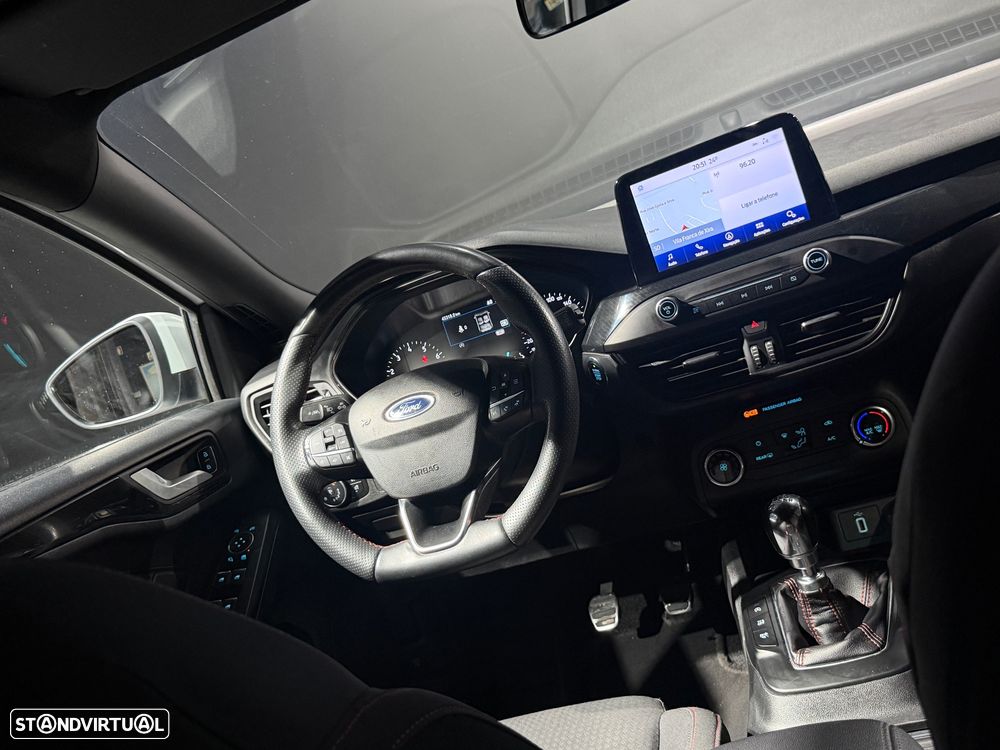 Ford Focus 1.0 EcoBoost ST-Line - 25