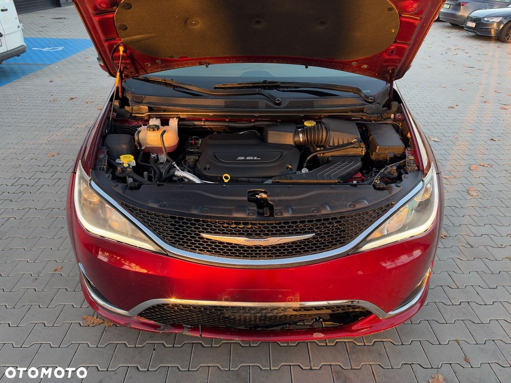 Chrysler Pacifica - 12