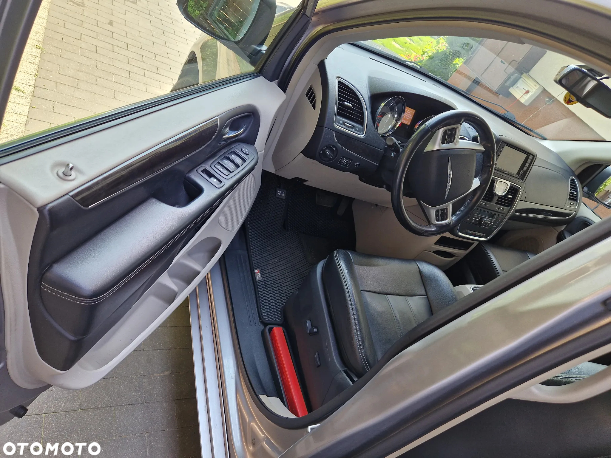 Chrysler Town & Country 3.6 Touring - 8