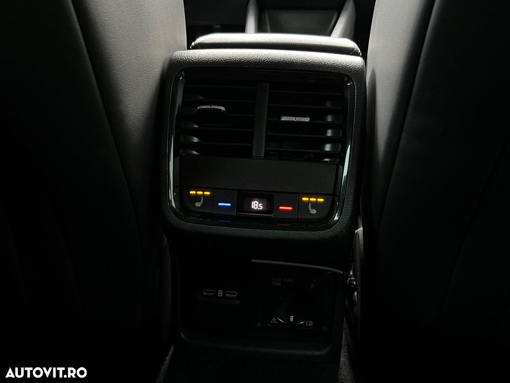 Skoda Octavia 2.0 TDI DSG RS Plus - 28