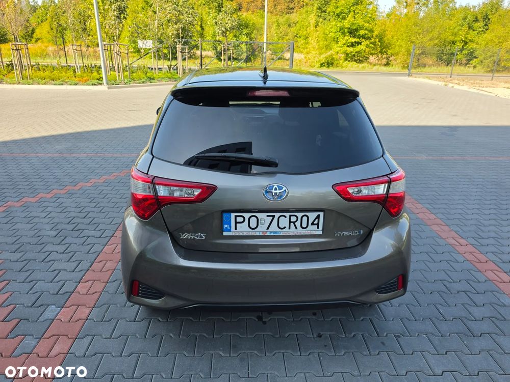 Toyota Yaris Hybrid 100 Selection Pure - 7