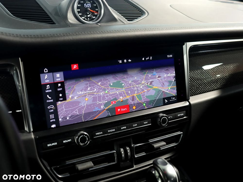 Porsche Macan Turbo - 27