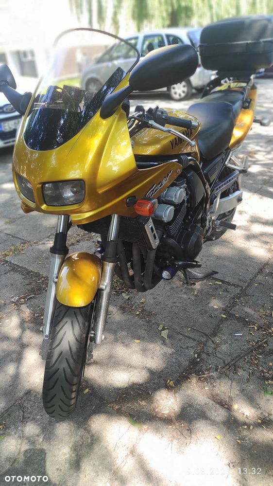 Yamaha FZS - 4
