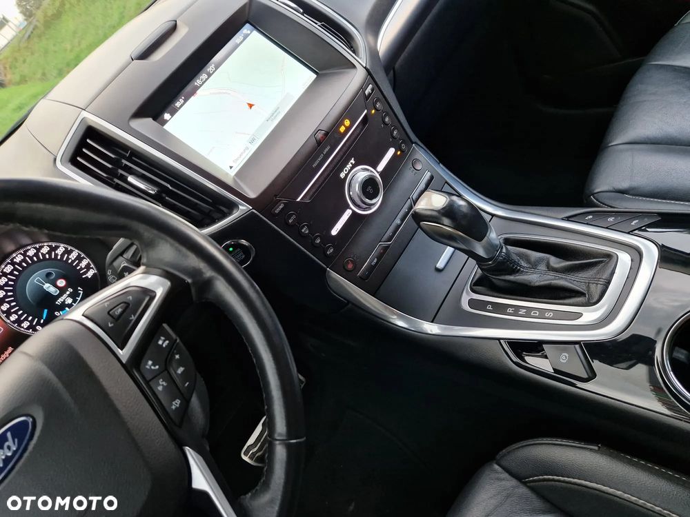 Ford S-Max - 22