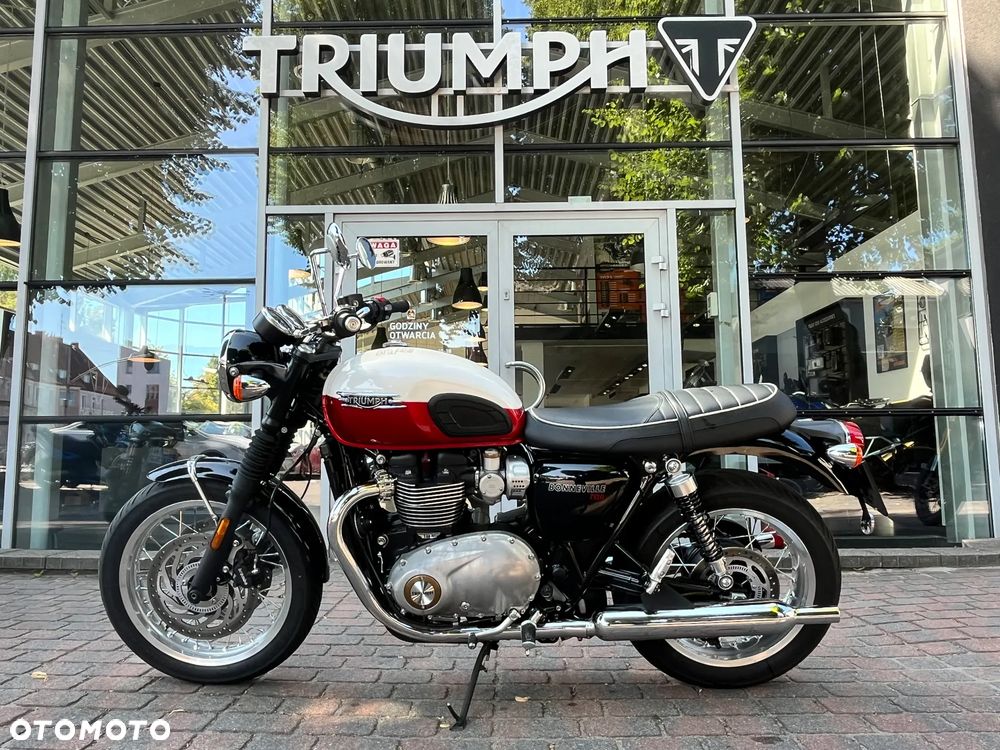 Triumph Bonneville - 2