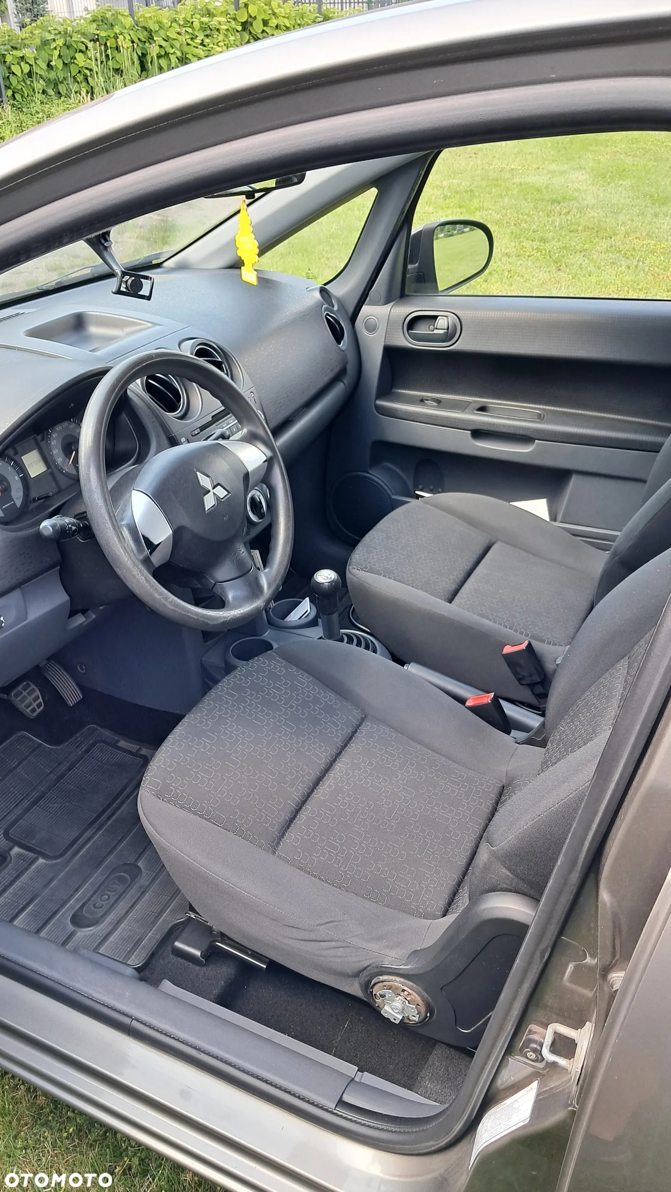 Mitsubishi Colt 1.3 Inform - 15