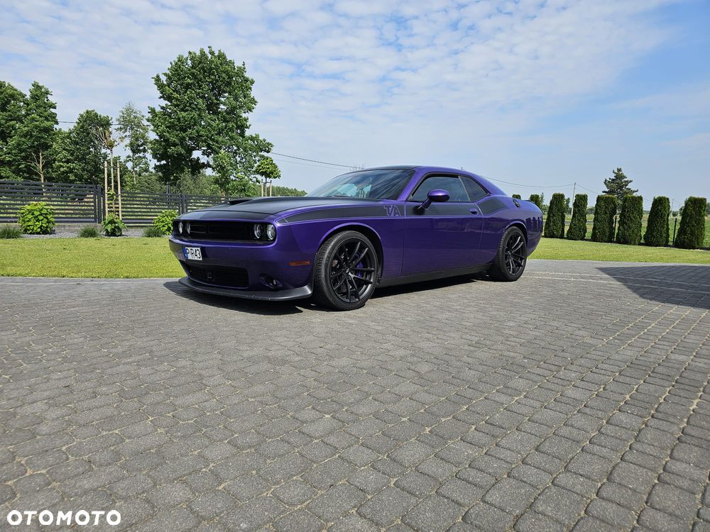 Dodge Challenger - 10