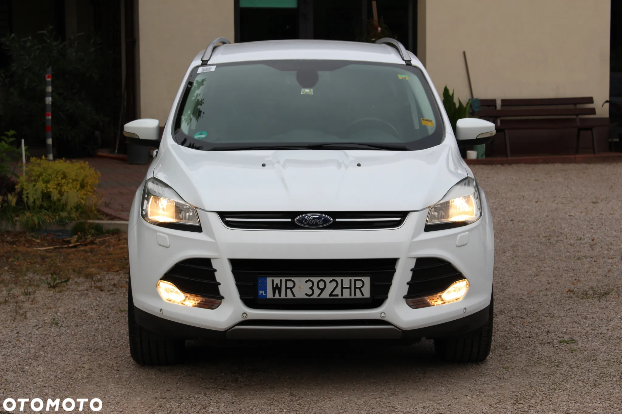Ford Kuga 2.0 TDCi 2x4 Titanium - 4