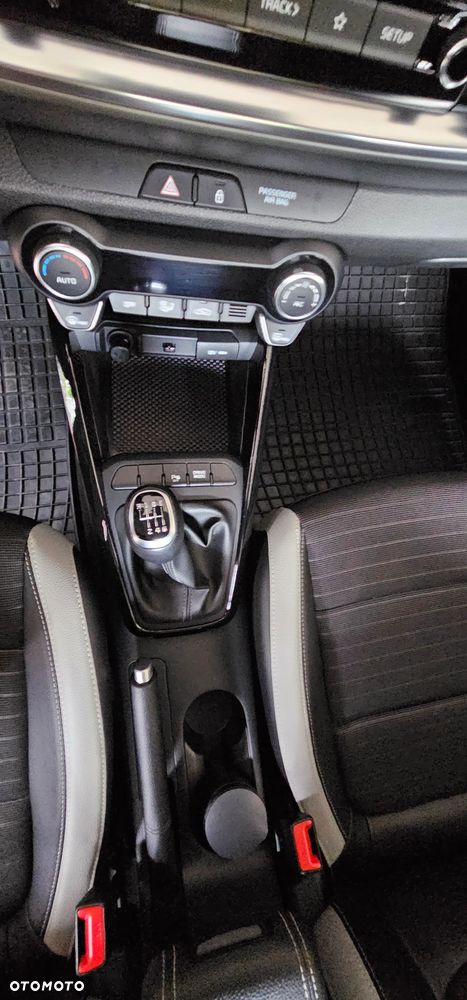 Kia Stonic 1.0 T-GDI MHEV L Business Line - 21