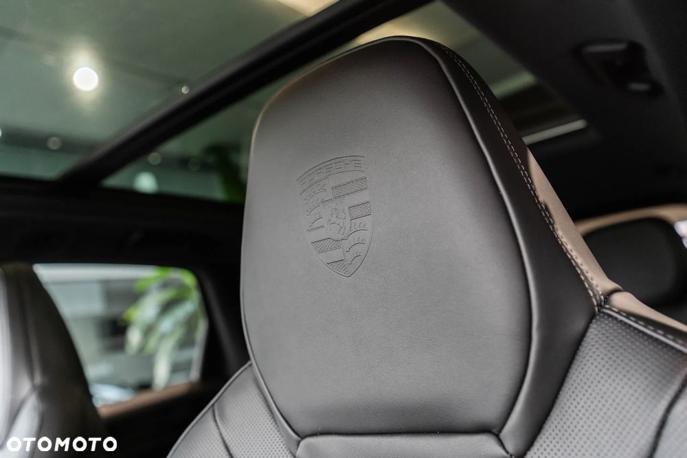Porsche Cayenne E-Hybrid PHEV Black Edition - 32