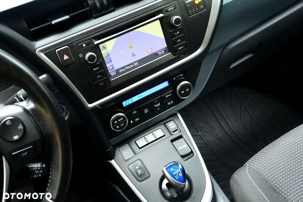 Toyota Auris Hybrid 135 Prestige - 9