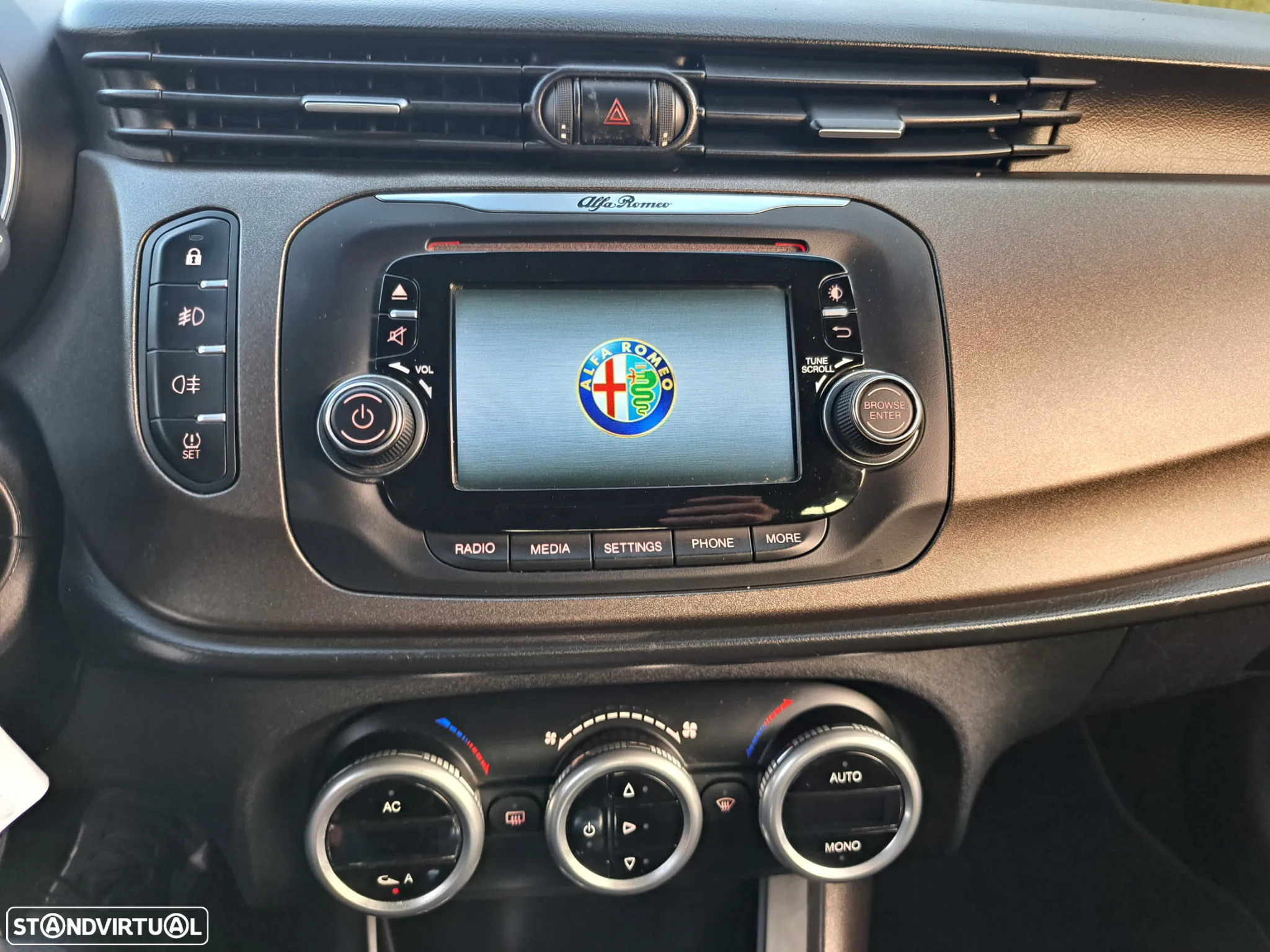 Alfa Romeo Giulietta 1.6 JTDm Exclusive - 19
