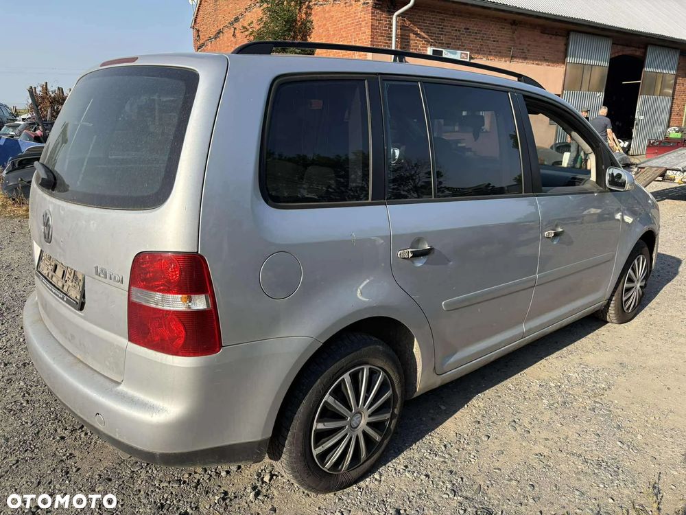 części VW Volkswagen Touran 1.9 tdi 2006r 6-biegowa skrzynia - 4