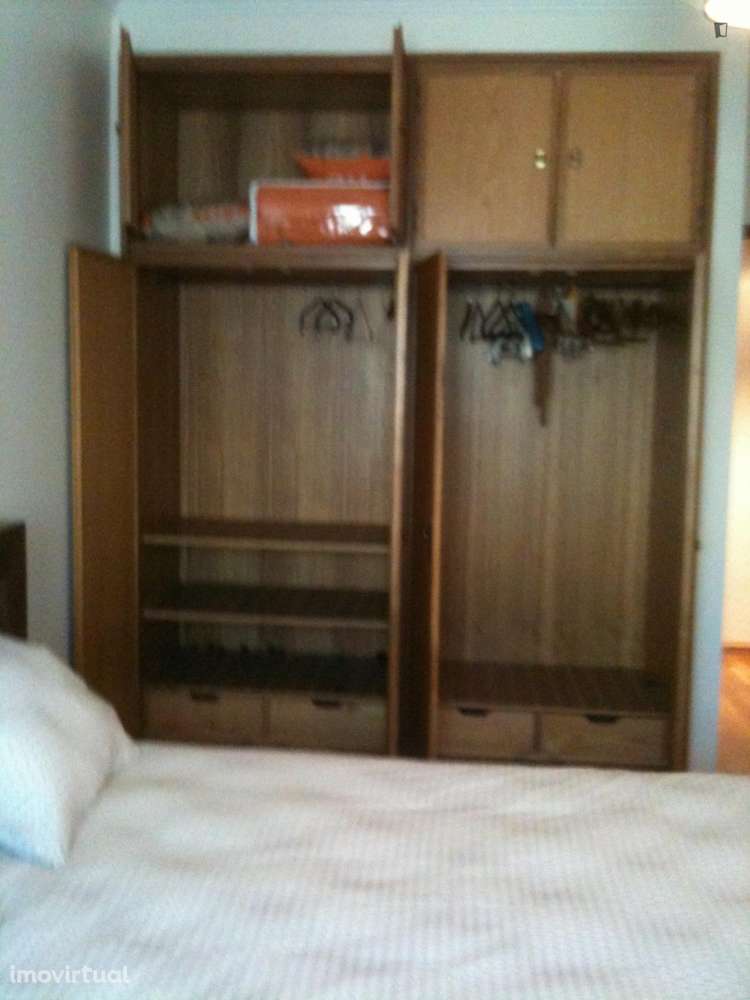 Quarto - localizado em Pedrouços Porto - Grande imagem: 2/11