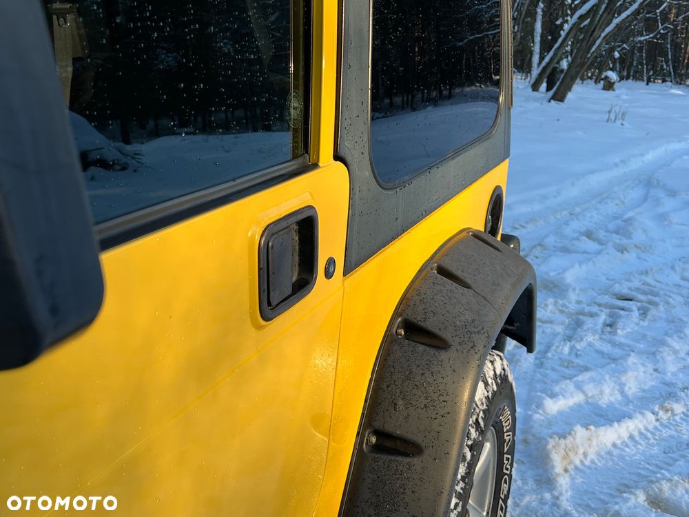 Jeep Wrangler - 16