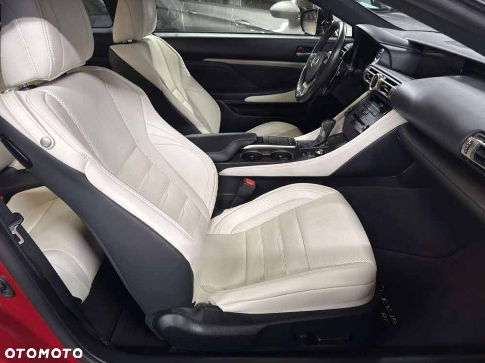 Lexus RC 300h F Sport - 33