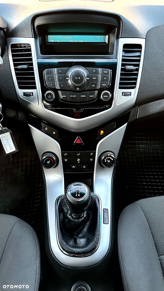 Chevrolet Cruze 1.6 LT - 25