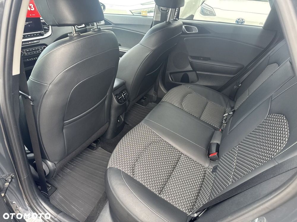 Kia Ceed 1.5 T-GDI Business Line Plus - 16