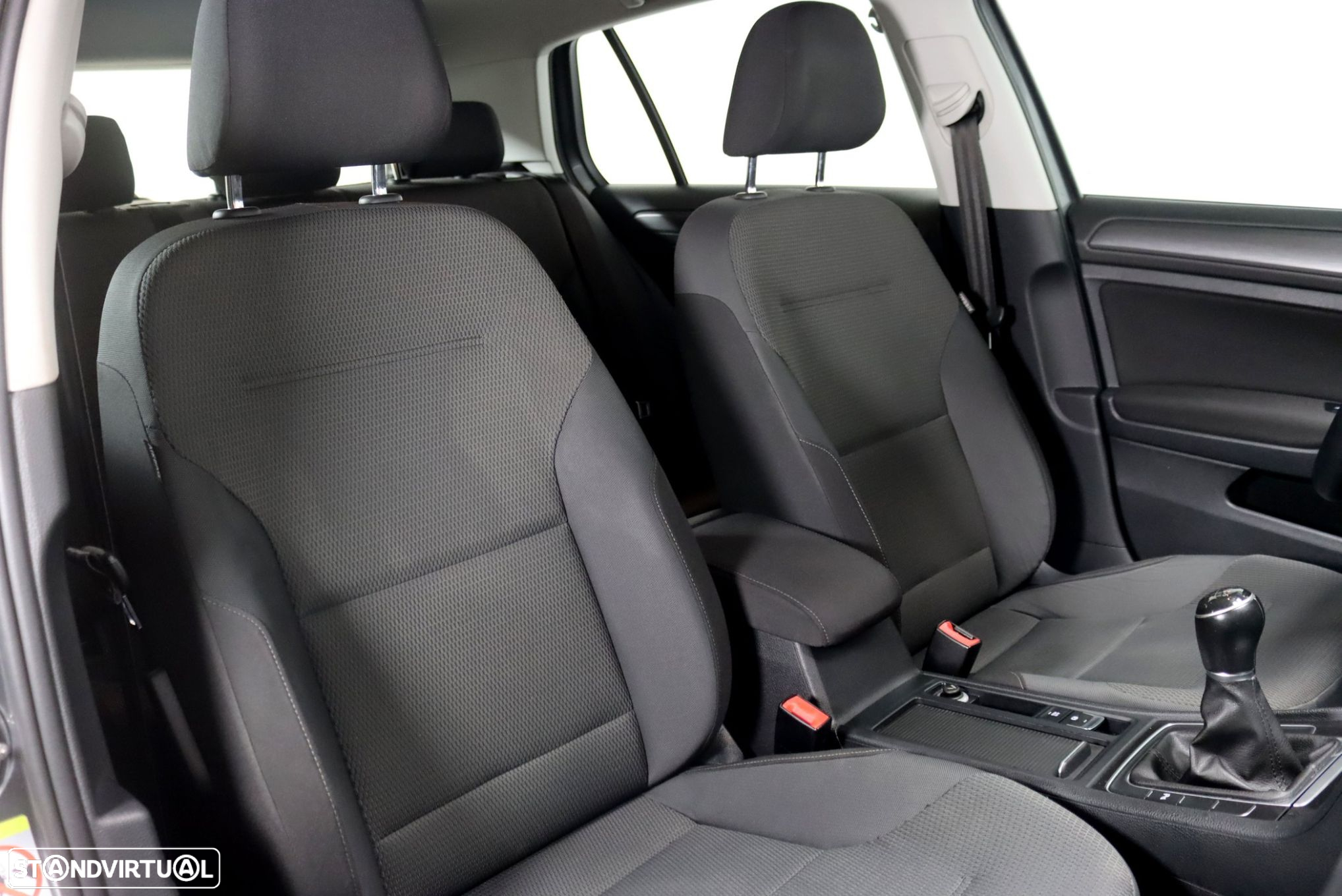 VW Golf 1.6 TDI R-Line - 14