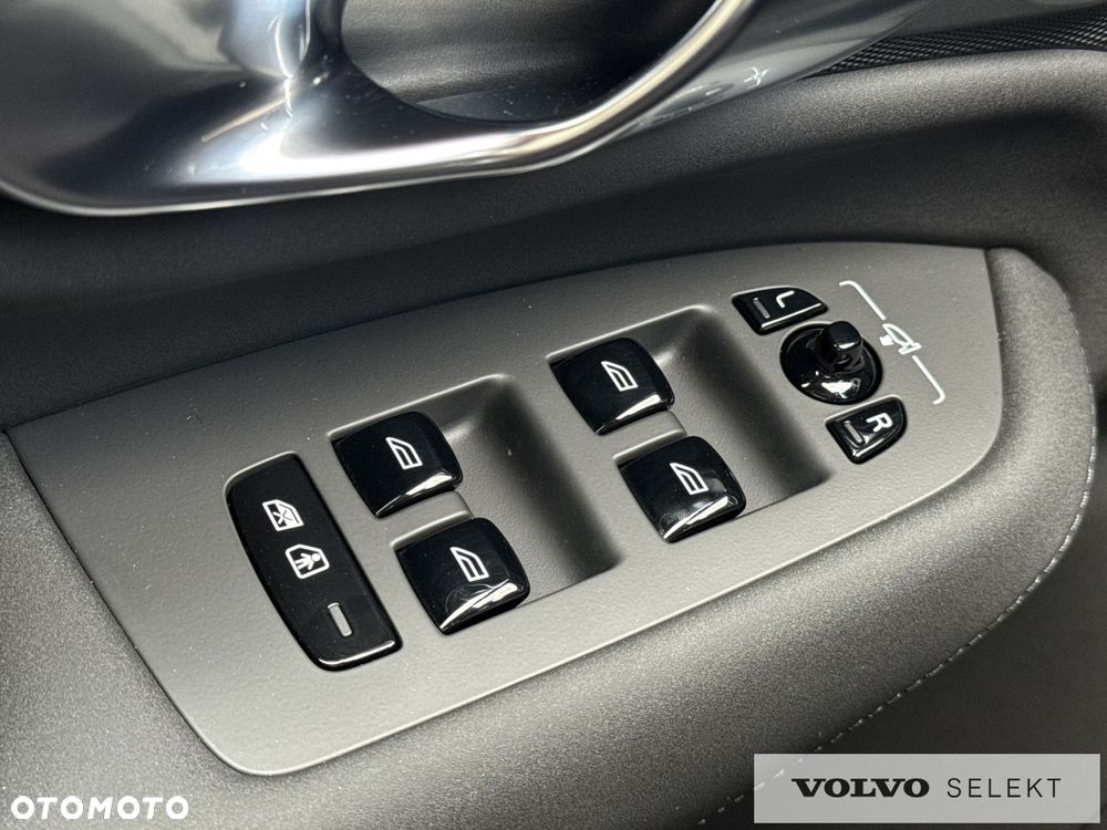 Volvo XC 90 - 25
