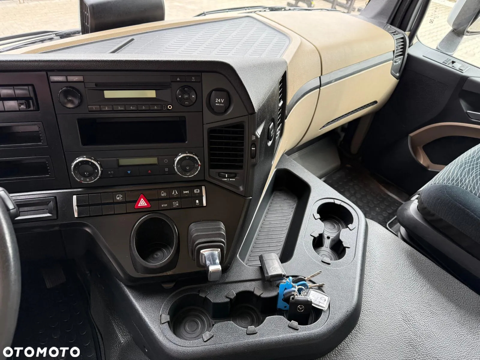 Mercedes-Benz Actros 1824 // E6 // sypialka // chłodnia 20 Epal // winda // 4x2 - 31