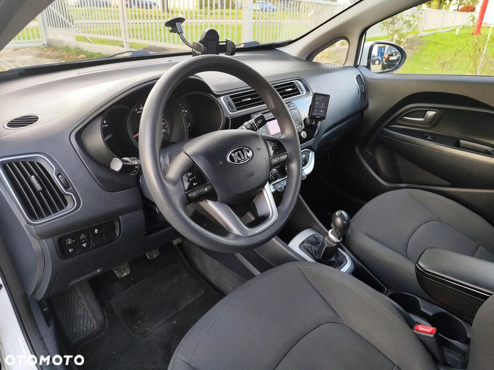 Kia Rio 1.4 M - 9