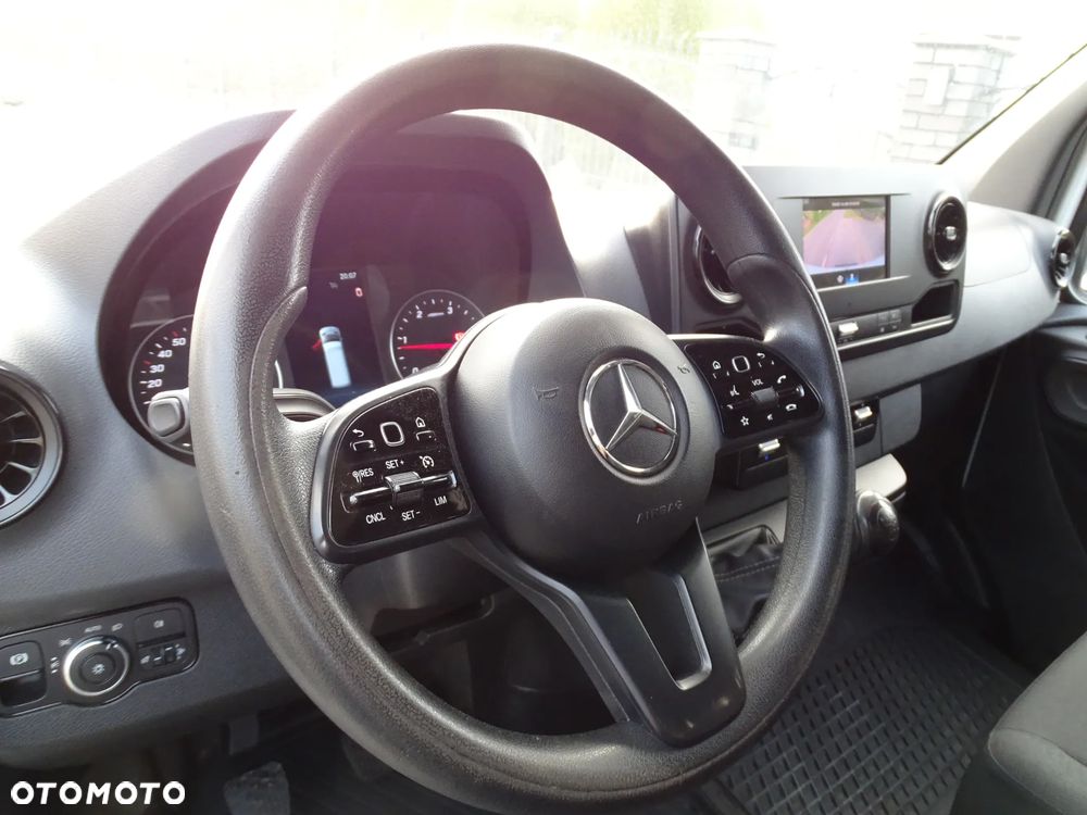 Mercedes-Benz SPRINTER - 27