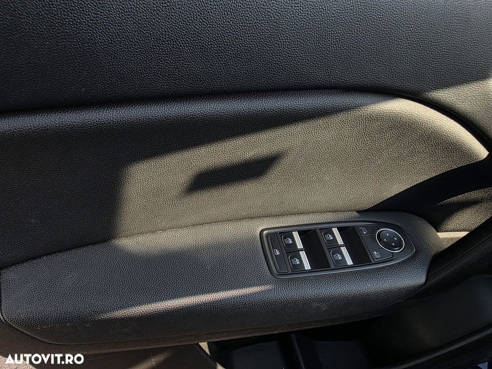 Renault Captur PHEV 160 Engineered - 20