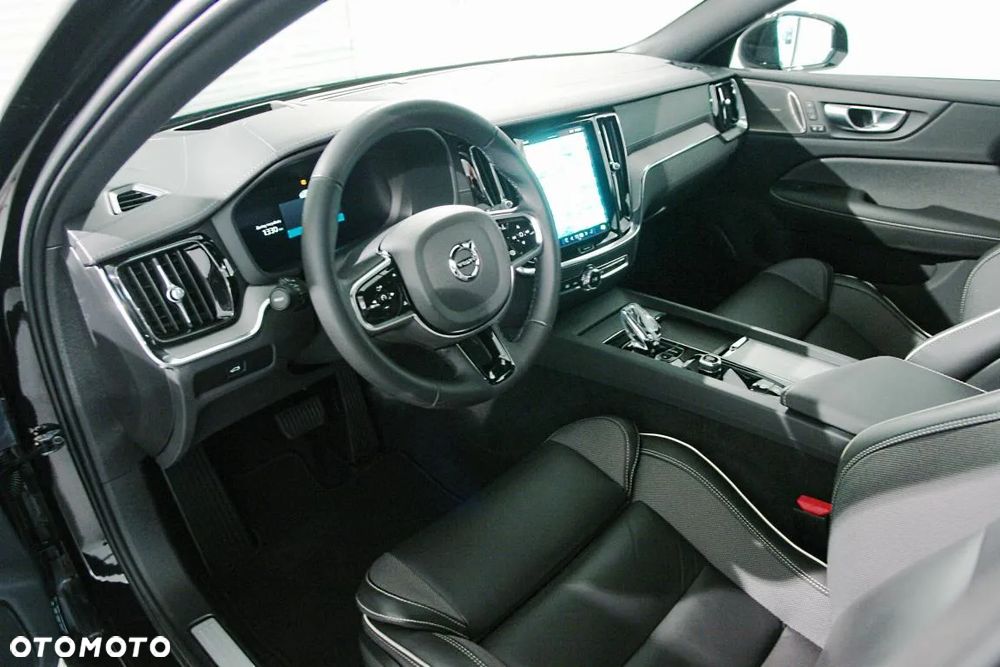 Volvo S60 B5 B AWD Ultimate Dark - 17