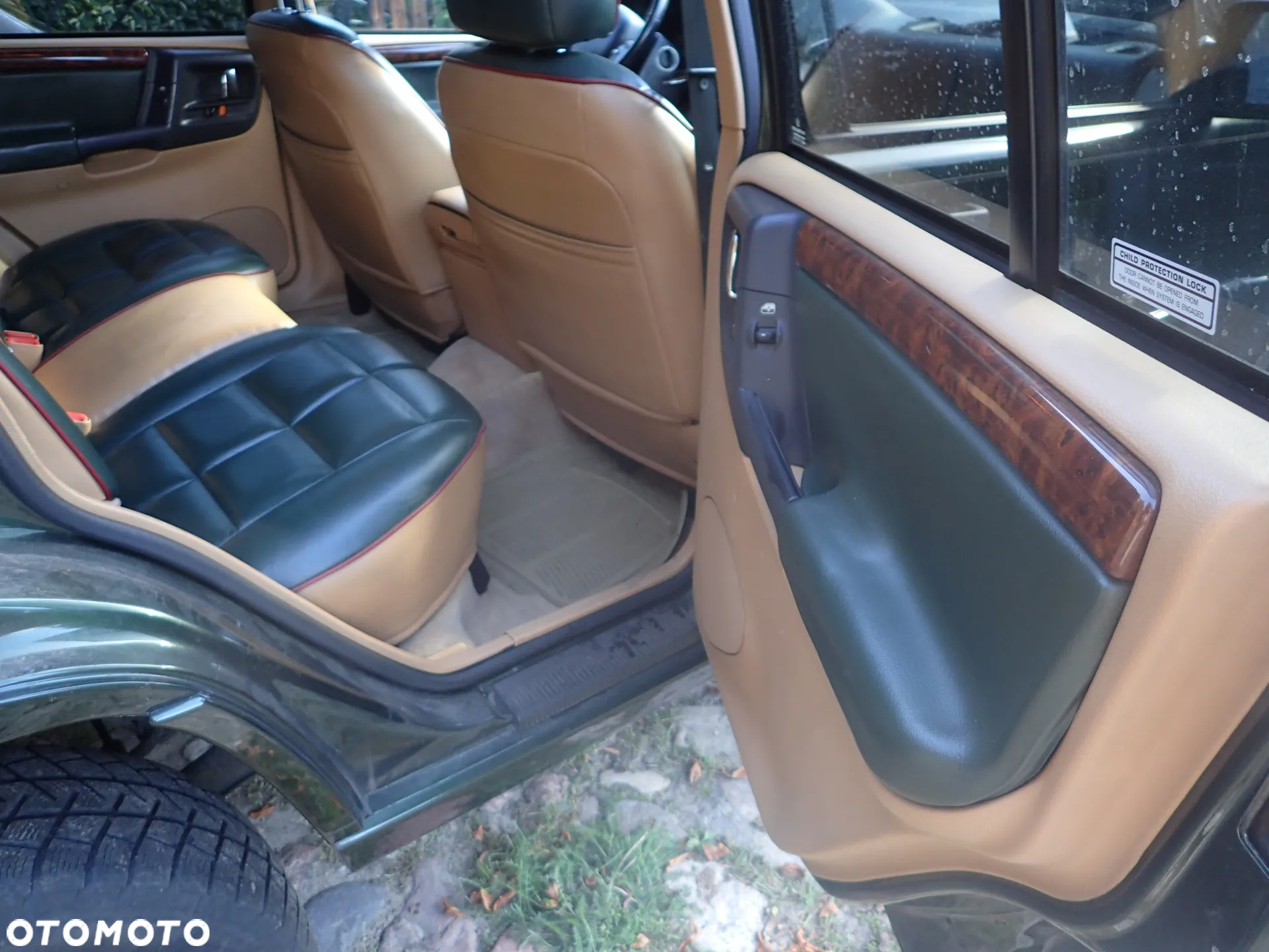 Jeep Grand Cherokee - 32