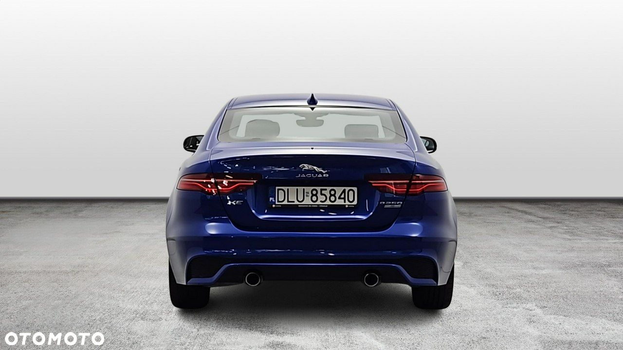 Jaguar XE 2.0 P250 R-Dynamic S - 4