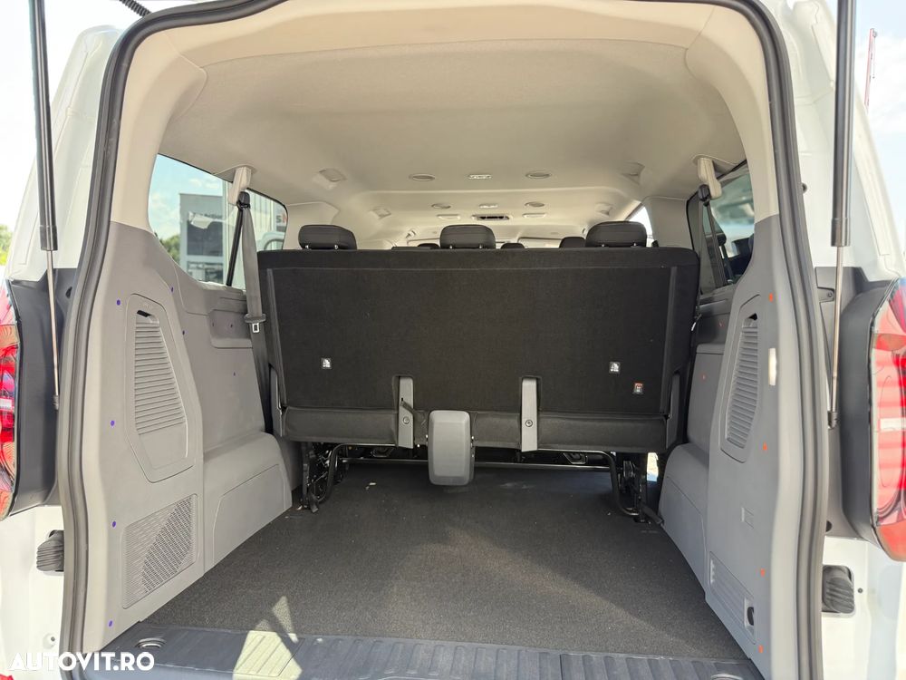 Volkswagen Caravelle - 21