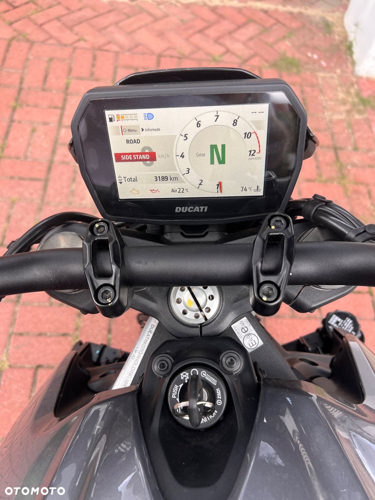 Ducati Monster - 10