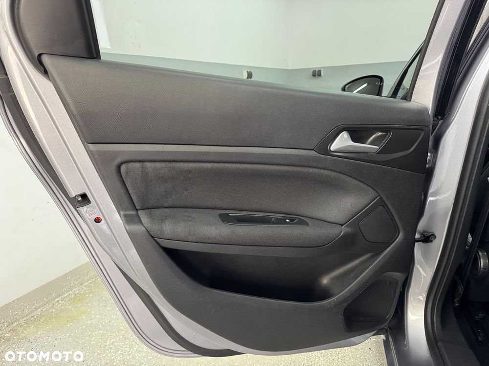 Peugeot 308 BlueHDi 130 EAT8 Stop & Start Allure Pack - 26