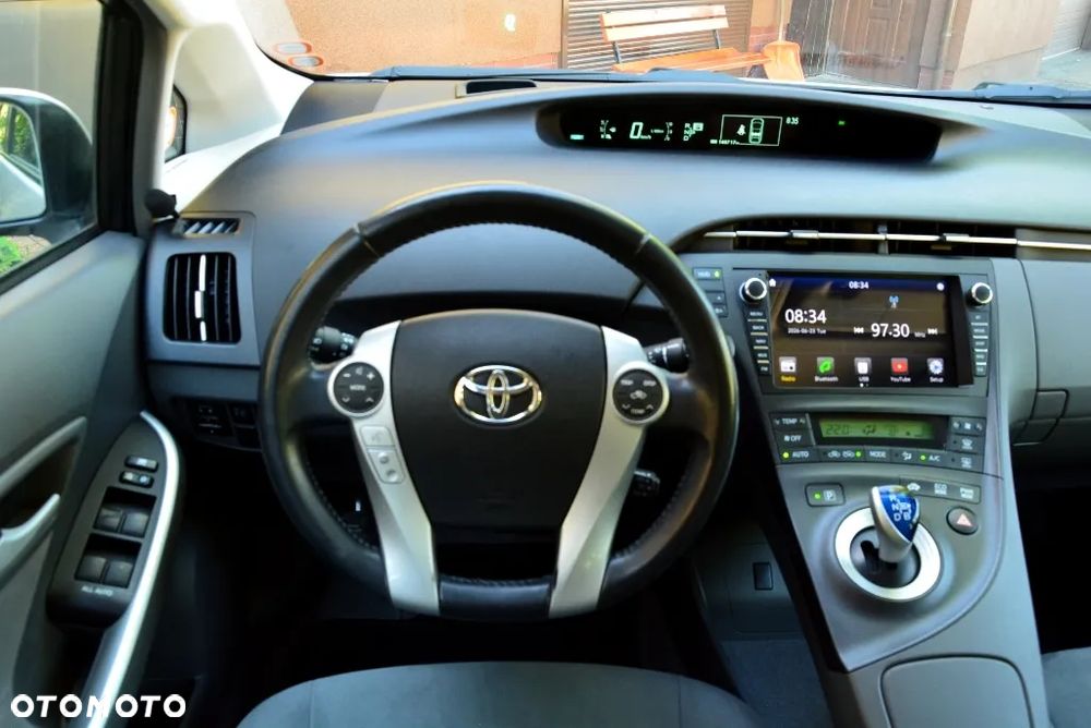 Toyota Prius (Hybrid) Comfort - 18