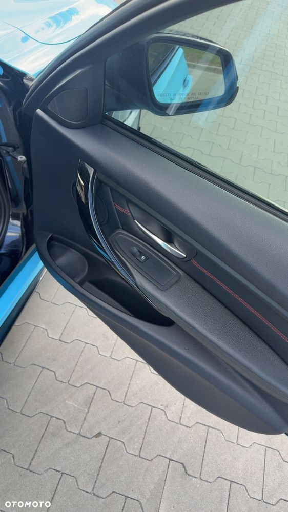 BMW Seria 3 328i Sport Line - 24