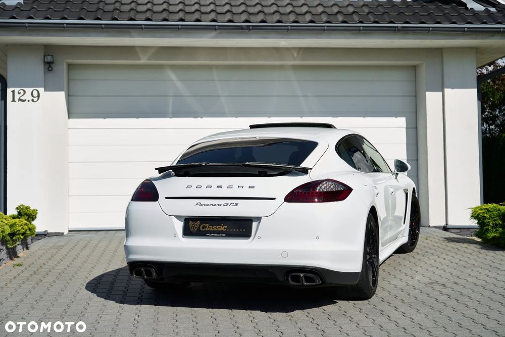 Porsche Panamera GTS - 12