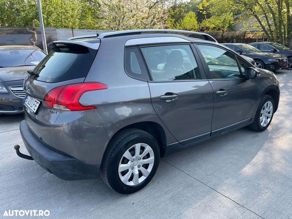 Peugeot 2008 1.2 L PureTech Allure - 3