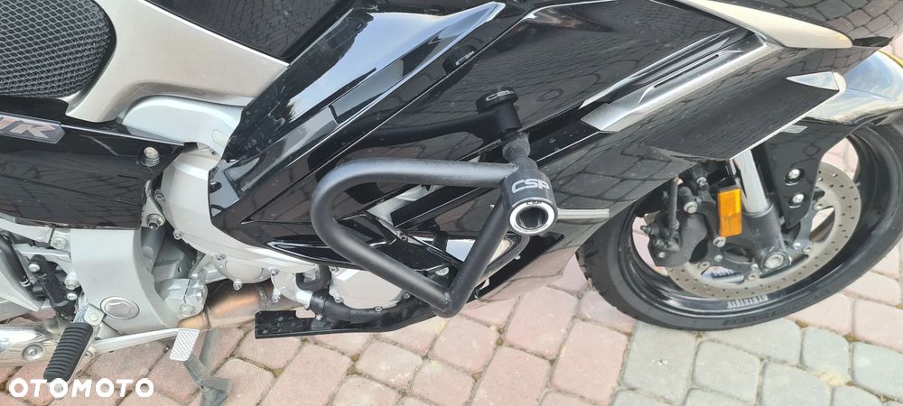 Yamaha FJR - 10