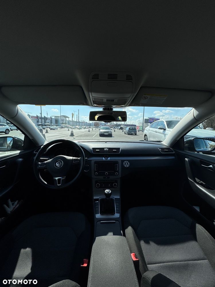 Volkswagen Passat 2.0 TDI Comfortline - 9