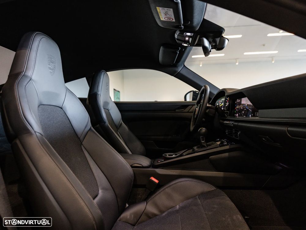 Porsche 911 (992) - 28