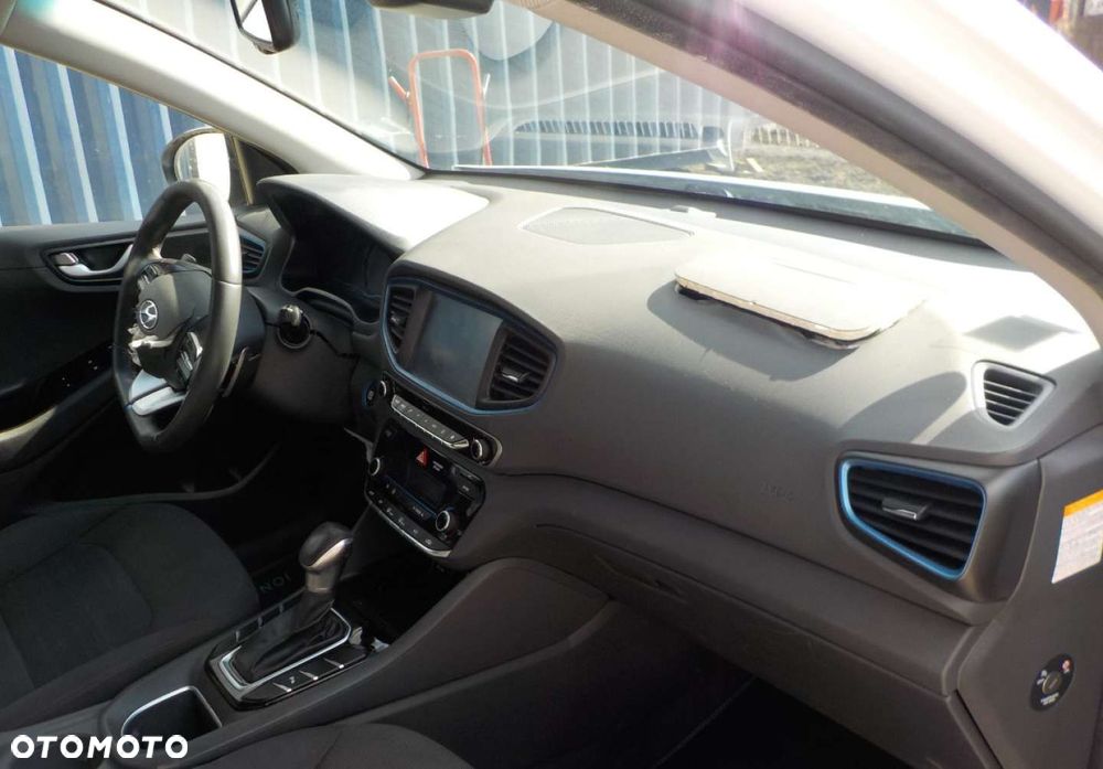 Hyundai IONIQ - 21