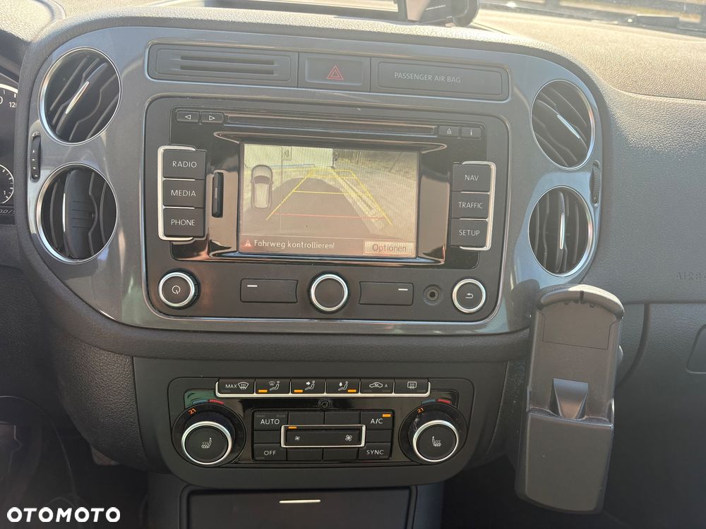 Volkswagen Tiguan 2.0 TDI SCR BlueMotion Technology Sport & Style - 16