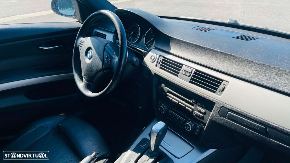 BMW 320 dA Dynamic - 9