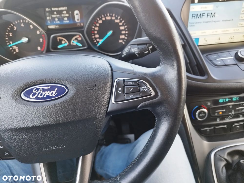 Ford Kuga 1.5 EcoBoost 2x4 Titanium - 34