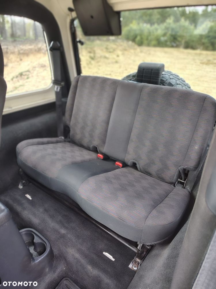 Jeep Wrangler - 10
